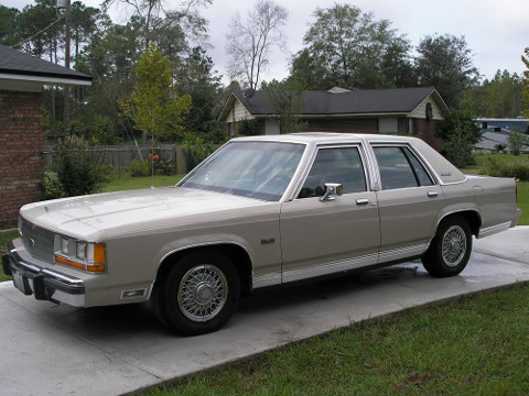 1990 Ford LTD Crown Victoria