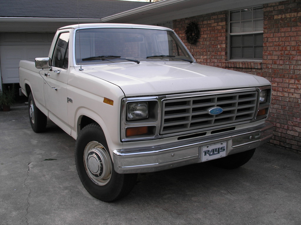 1985 Ford F-250 Single Cab Long-Bed
